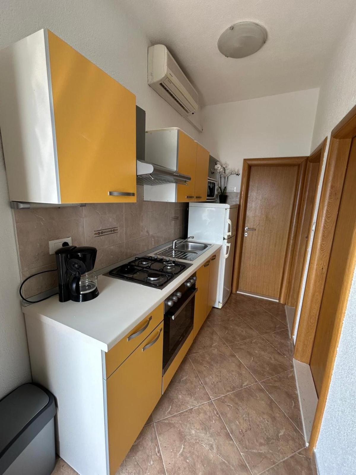 Apartment Lovre Topic 巴什卡沃达 外观 照片